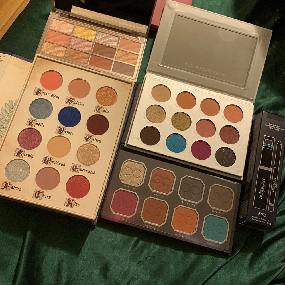 Eye Shadow Bundle with Mascara and Liner!